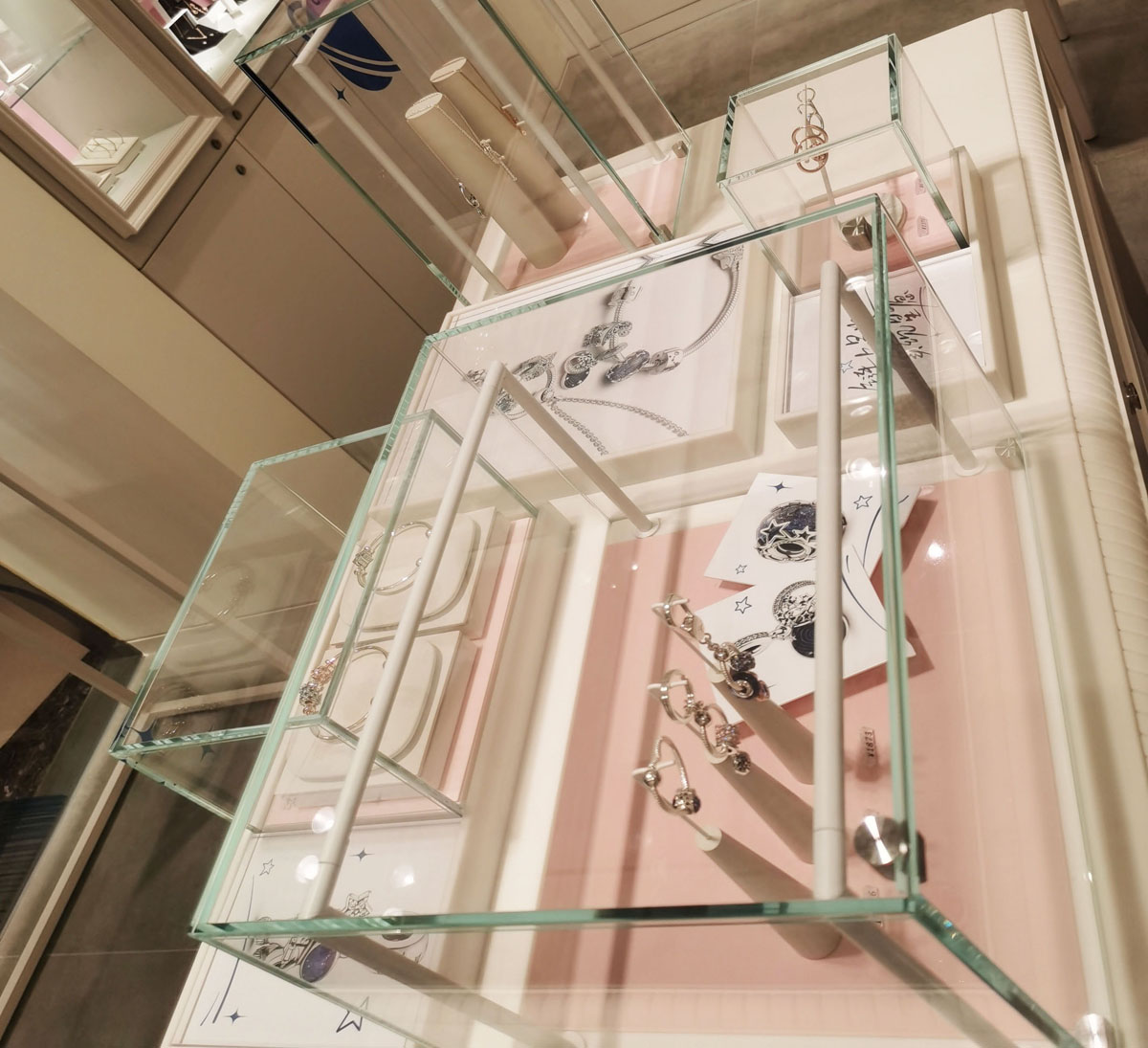 珠寶手飾店玻璃展柜